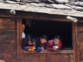 Lho Frauen am Fenster