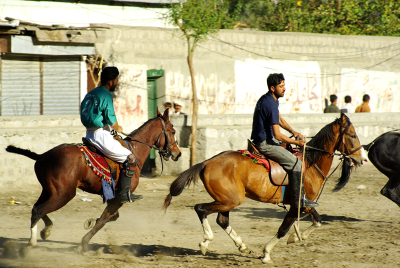 Polospiel in Gilgit, Nord-Pakistan (c) emmenreiter.de