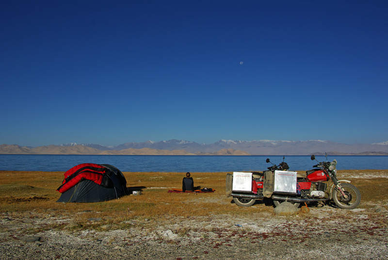 Am Karakul im Pamir, Tadschikistan 2008 (c) emmenreiter.de