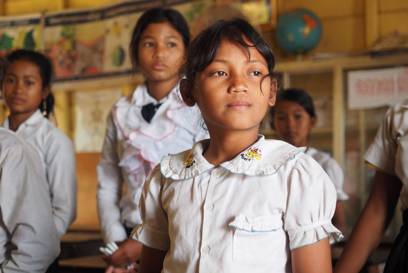Schülerinnen am Tonle Sap, Kambodscha